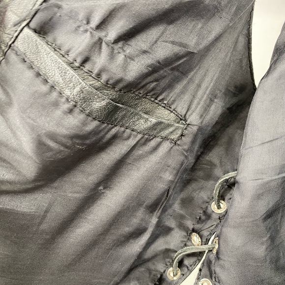 Hot Leathers Brown and Black Fringe Vest - Picture 8 of 10